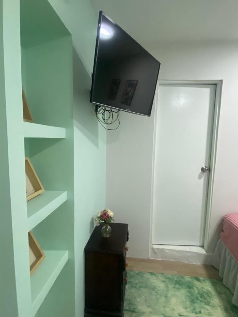 Bed and Breakfast Casa Renacer Картахена Номер фото